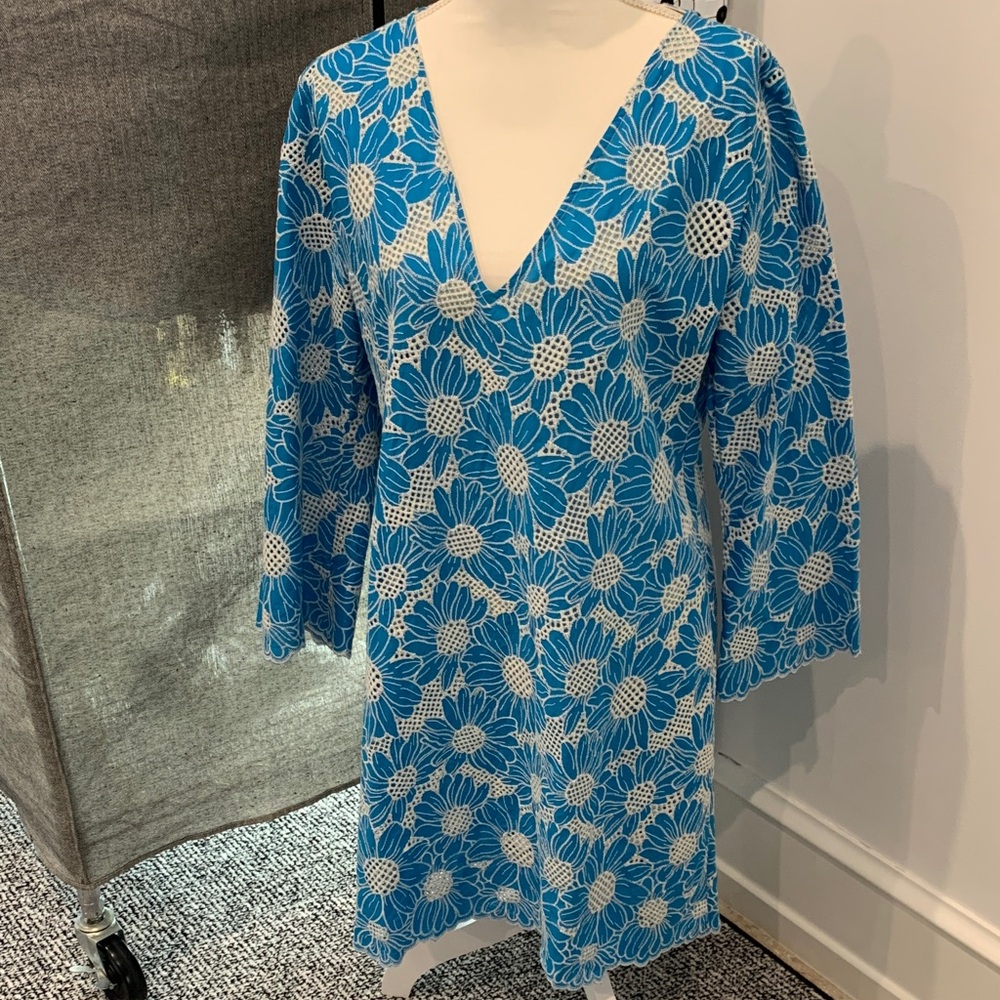 YAM  Floral V-Neck Lace Dress. Large